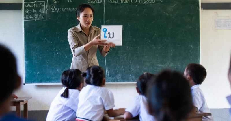 チャンパーサック州、公務員採用完了後、ボランティア教師プログラムを廃止